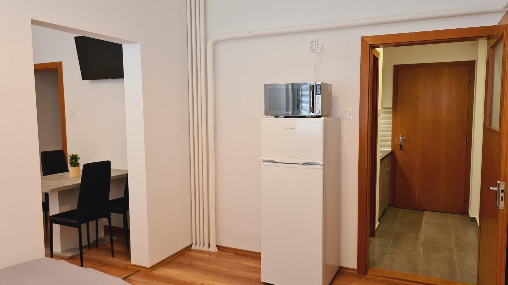 Heder Apartmanok バラトンフェニヴェシュ エクステリア 写真